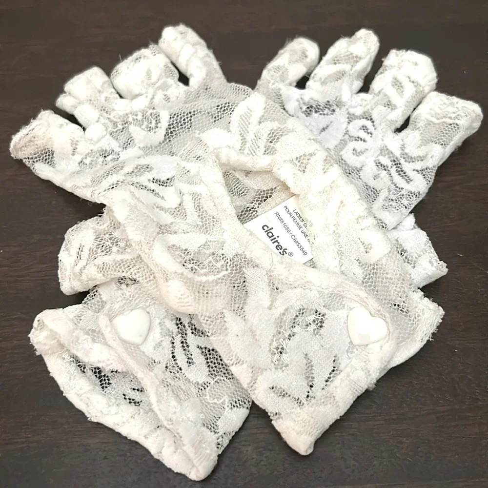 🤍 Claire's Icing White Lace Like Fingerless Gloves NWOT